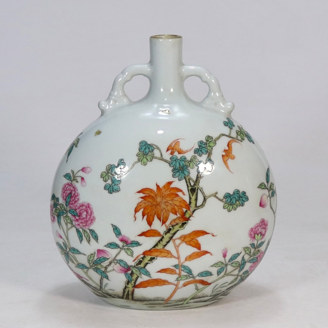 An Exquisite Famille-Rose Bats and Peach Pattern Flower Pattern Double-Ears Vase: An Exquisite Famille-Rose Bats and Peach Pattern Flower Pattern Double-Ears Vase Qing Dynasty, China Qianlong Six-character Mark Size:27.2cm (The Dimensions Of All Batches Are Manually Measured.If You