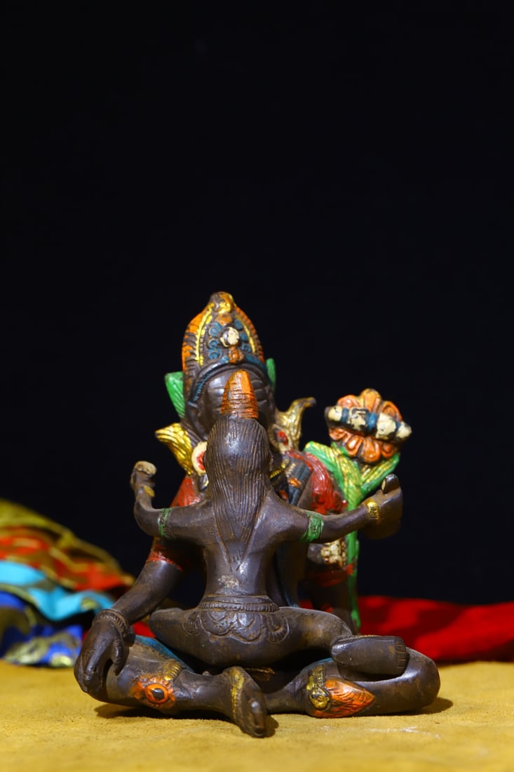 An Exquisite Bronze Painted Color Statue of Mandkesvara: An Exquisite Bronze Painted Color Statue of Mandkesvara Qing Dynasty, China Size:13cmx10.5cm Weight:1210g (The Dimensions Of All Batches Are Manually Measured.If You Need More Detailed Information, Pl