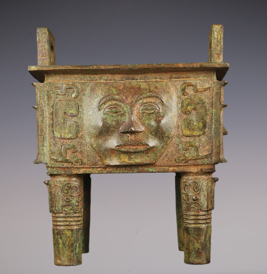 An Exquisite Bronze Double-Ears Censer: An Exquisite Bronze Double-Ears Censer W.Zhou , China Size:28.6cmx21cmx35cm Weight:9800g (The Dimensions Of All Batches Are Manually Measured.If You Need More Detailed Information, Please Contact Our