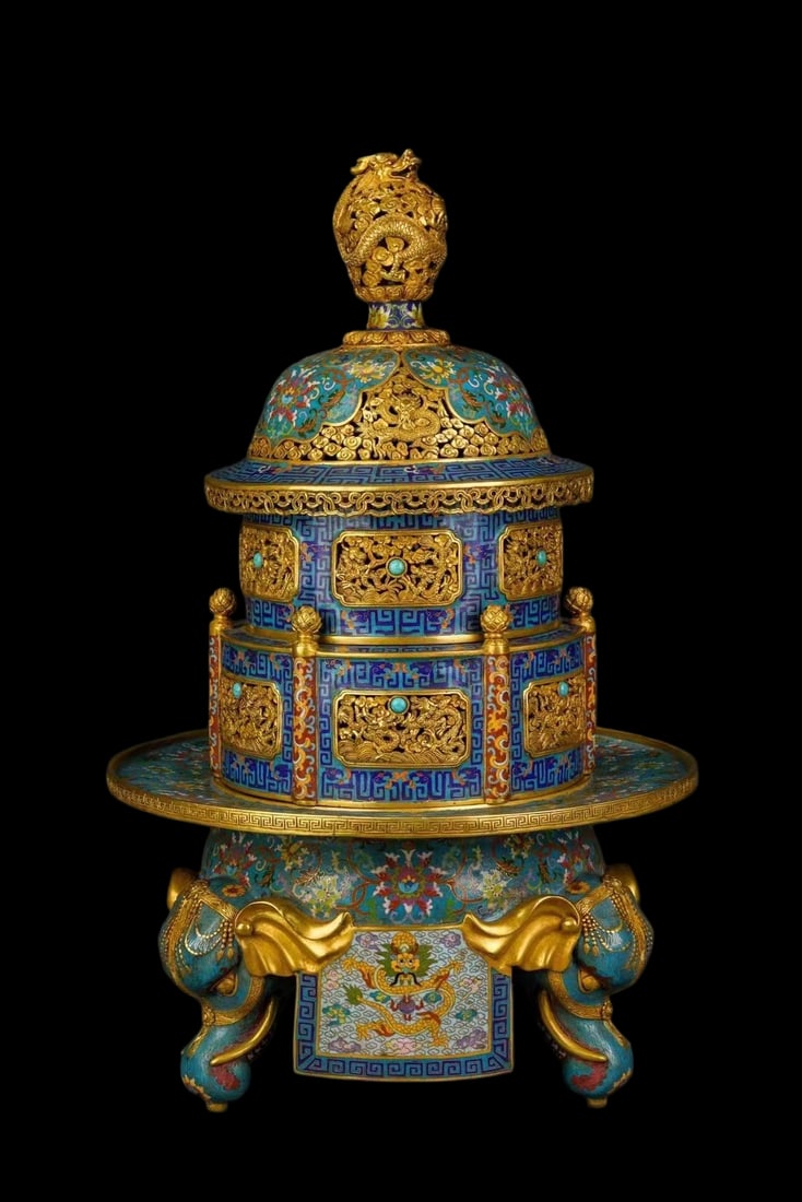 An Exquisite Cloisonne Lotus Pattern Dragon Pattern Seawater Pattern Censer: An Exquisite Cloisonne Lotus Pattern Dragon Pattern Seawater Pattern Censer Qing Dynasty, China Qianlong Six-character Mark Size:62cmx39cm Weight:27kg (The Dimensions Of All Batches Are Manually Measu