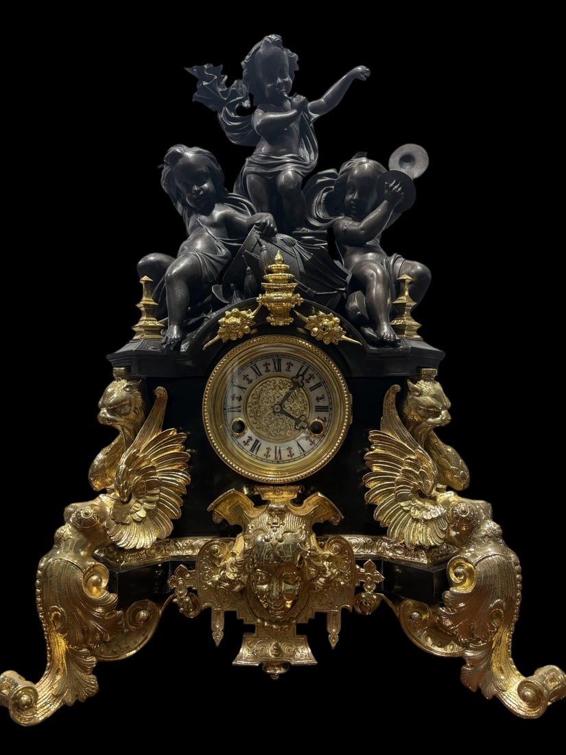 An Exquisite Gilt Bronze Clock: An Exquisite Gilt Bronze Clock Qing Dynasty, China Size:42cmx25cmx60cm (The Dimensions Of All Batches Are Manually Measured.If You Need More Detailed Information, Please Contact Our Customer Service B