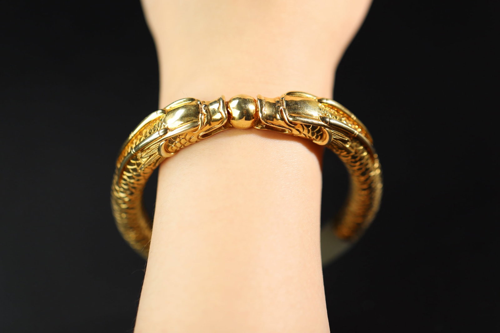 An Exquisite Gilt Silver Dragon Pattern Bracelets - 11
