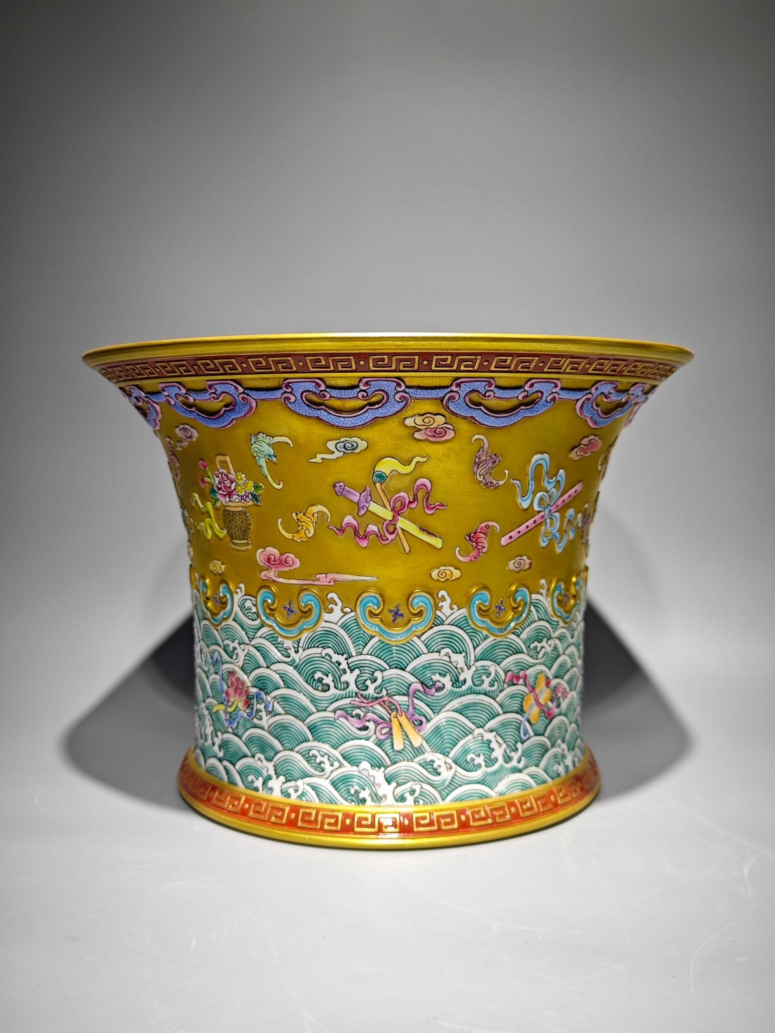 An Exquisite Enamel Seawater Pattern Eight Treasures Pattern Basin: An Exquisite Enamel Seawater Pattern Eight Treasures Pattern Basin Qing Dynasty, China Qianlong Six-character Mark Size:20.3cmx28.3cm (The Dimensions Of All Batches Are Manually Measured.If You Need M
