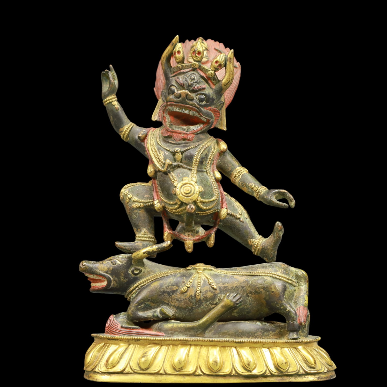 A Exquisite Gilt Bronze Statue of Vajra: A Exquisite Gilt Bronze Statue of Vajra Ming Dynasty, China Size:12cmx5cmx18cm Weight:1050g (The Dimensions Of All Batches Are Manually Measured.If You Need More Detailed Information, Please Contact O