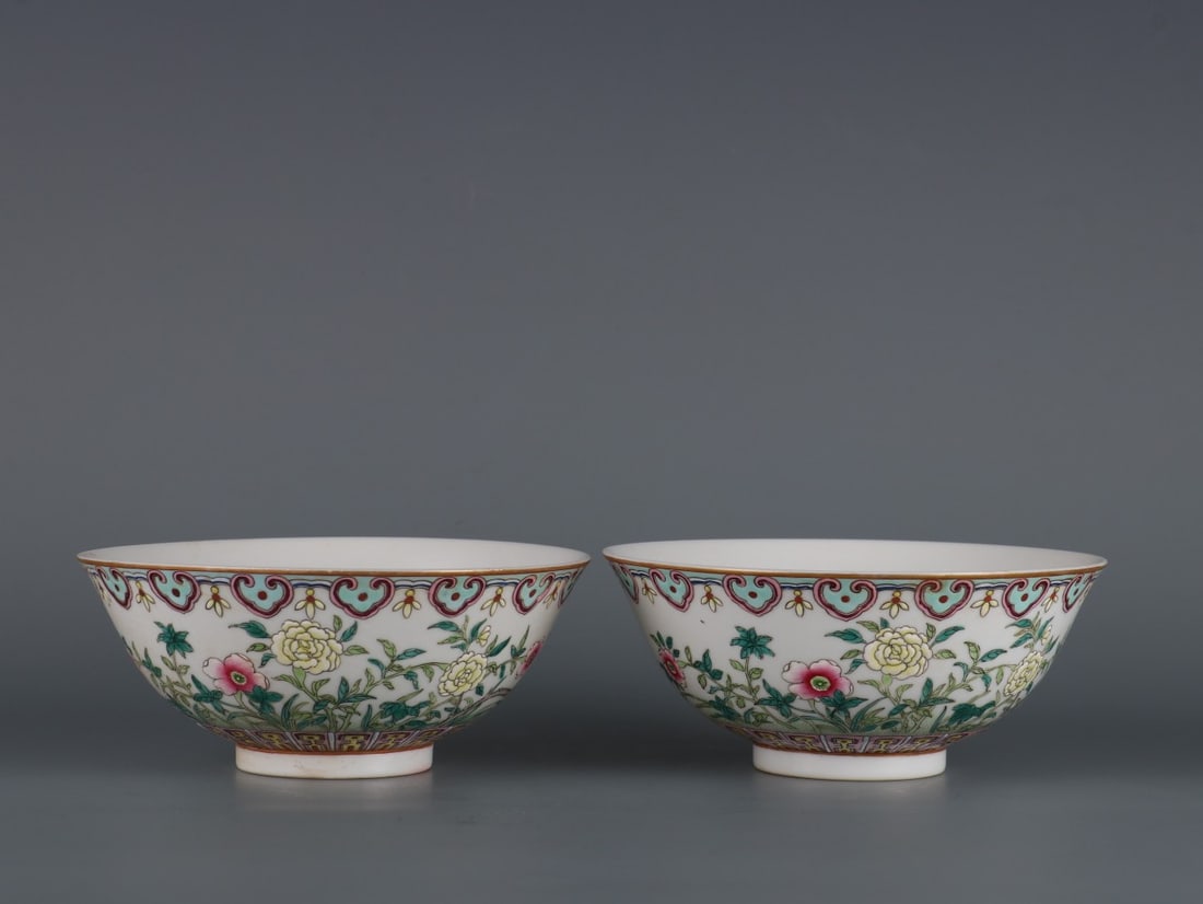 A Pair of Exquisite Famille-Rose Flower Pattern Bowl: A Pair of Exquisite Famille-Rose Flower Pattern Bowl Qing Dynasty, China Guangxu Six-character Mark Size:6.5cmx15cm (The Dimensions Of All Batches Are Manually Measured.If You Need More Detailed Infor