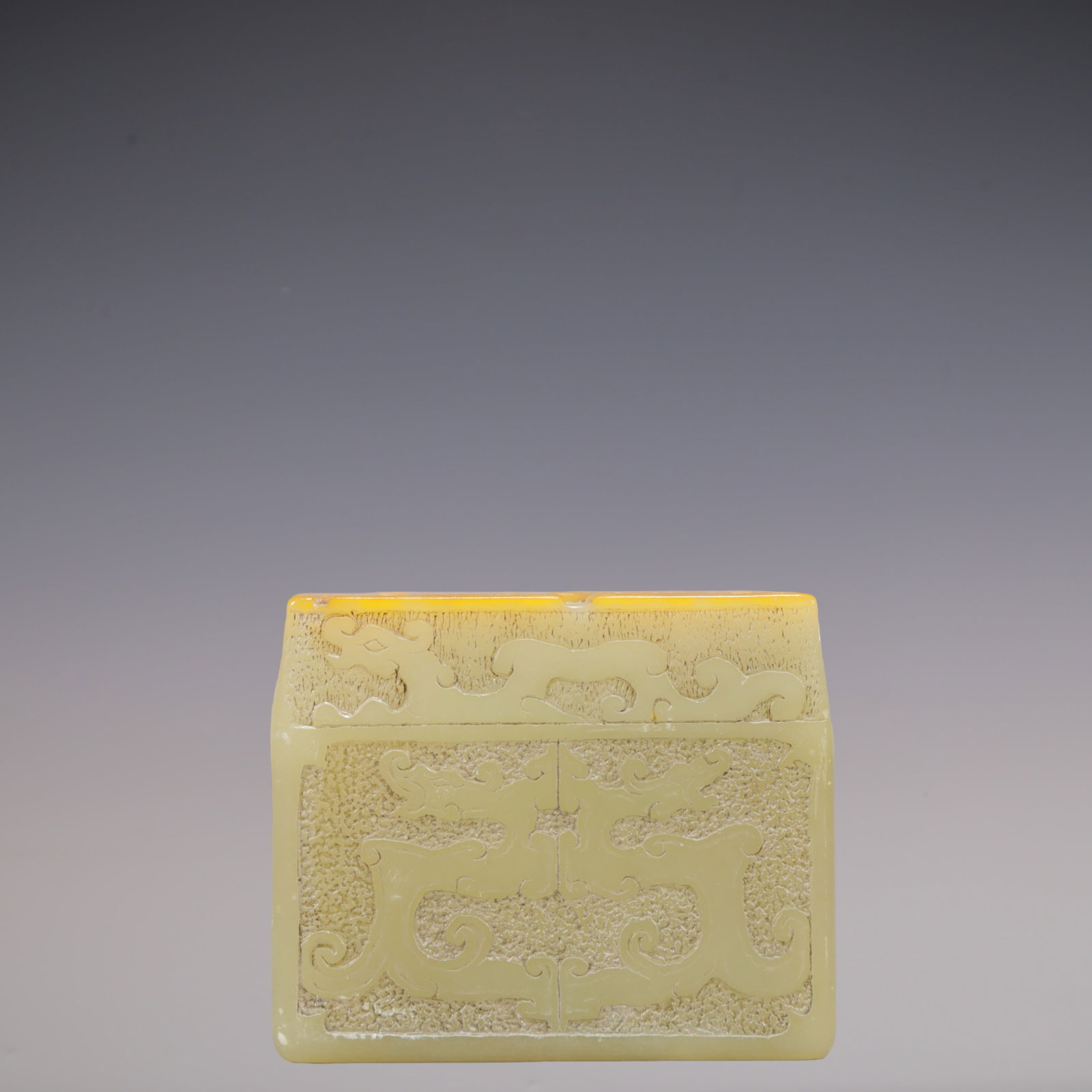 A Exquisite Shoushan Stone Seal: A Exquisite Shoushan Stone Seal Qing Dynasty, China Size:6.3cmx5cmx5.3cm Weight:500g (The Dimensions Of All Batches Are Manually Measured.If You Need More Detailed Information, Please Contact Our