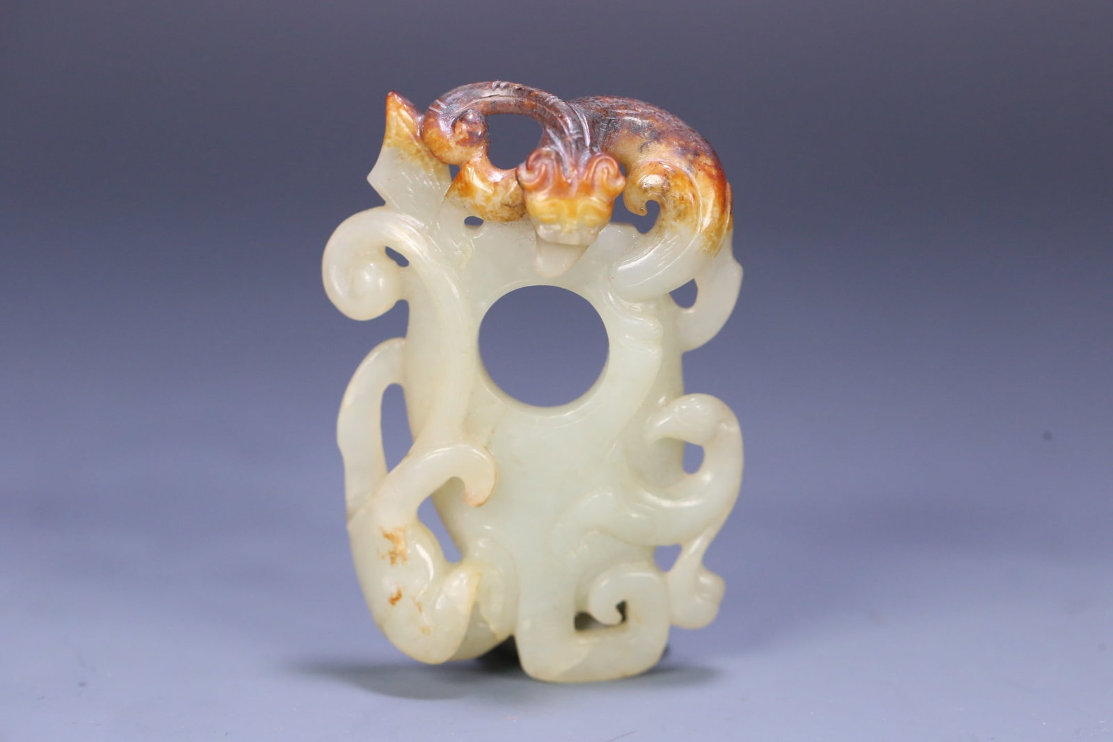 An Exquisite White Jade Ornament (1 of 9)