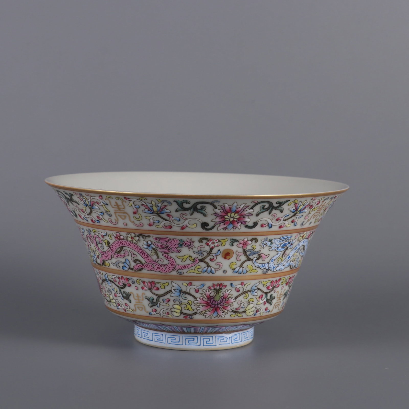 An Exquisite Famille-Rose Painted Gold Lotus Pattern Dragon Pattern Bowl: An Exquisite Famille-Rose Painted Gold Lotus Pattern Dragon Pattern Bowl Qing Dynasty, China Yongzheng Six-character Mark Size:7.6cmx14.5cm (The Dimensions Of All Batches Are Manually Measured.If You