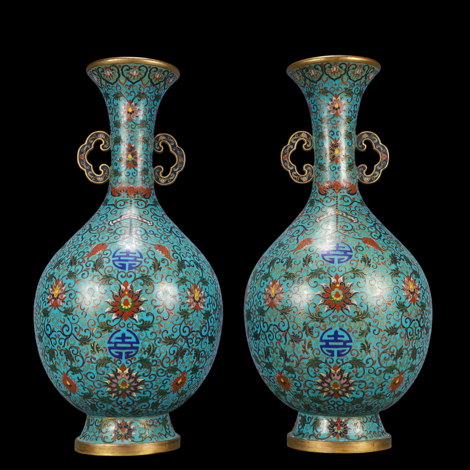 A Exquisite A pair of Cloisonne Lotus Pattern Bats and Peach Pattern Double-Ears Vase (1 of 17)