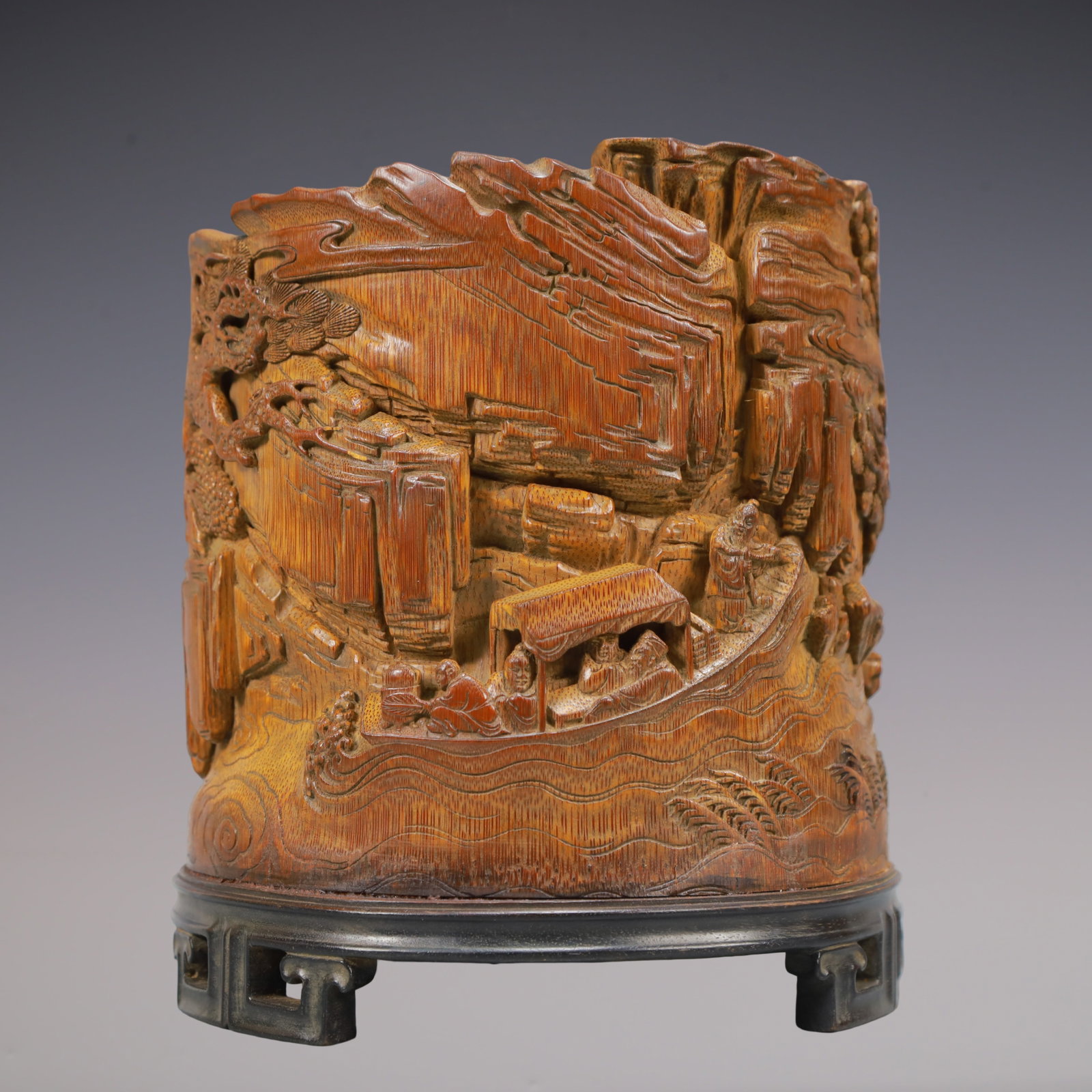 A Exquisite Bamboo Landscape and Figure Pattern Brush Pot: A Exquisite Bamboo Landscape and Figure Pattern Brush Pot Qing Dynasty, China Size:18.5cmx15.5cm Weight:800g (The Dimensions Of All Batches Are Manually Measured.If You Need More Detailed Information,