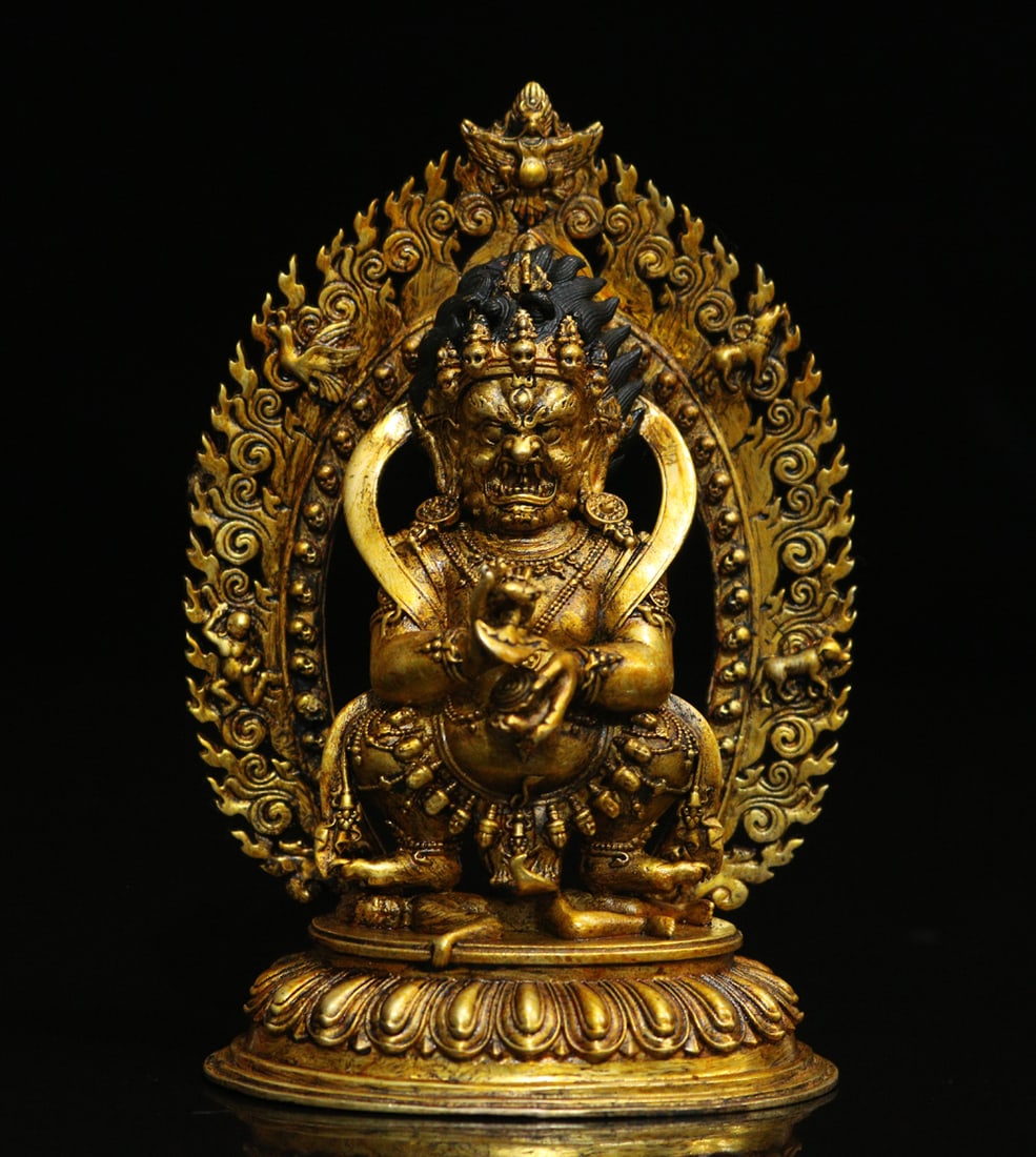 An Exquisite Gilt Bronze Statue of Vajra Ornament: An Exquisite Gilt Bronze Statue of Vajra Ornament Ming Dynasty, China Size:10cmx7cm Weight:299g (The Dimensions Of All Batches Are Manually Measured.If You Need More Detailed Information, Please