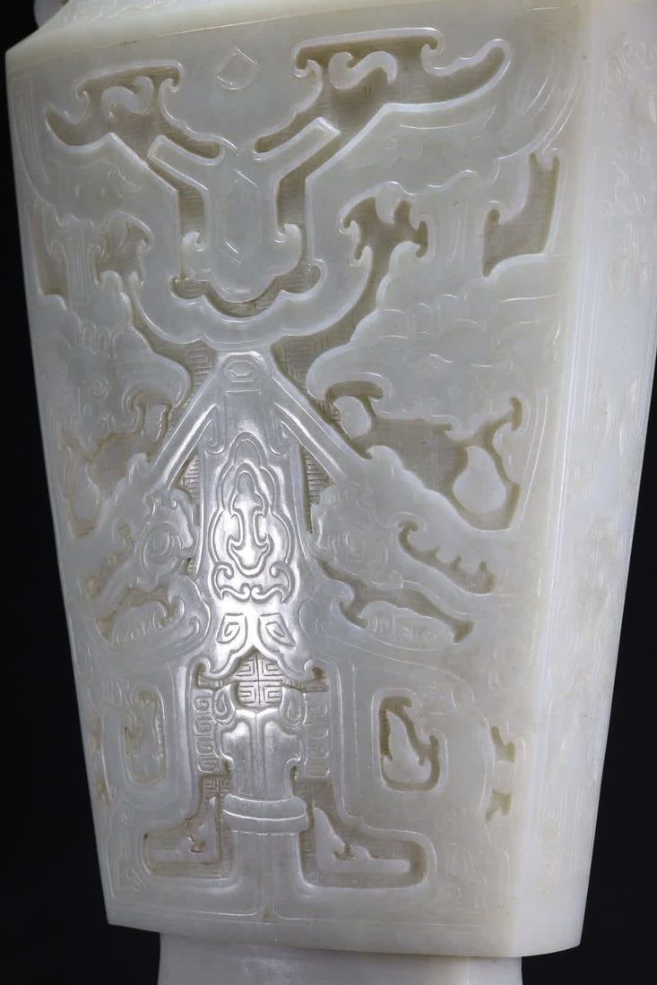 A Qing Dynasty beast face pattern flat bottle - 5