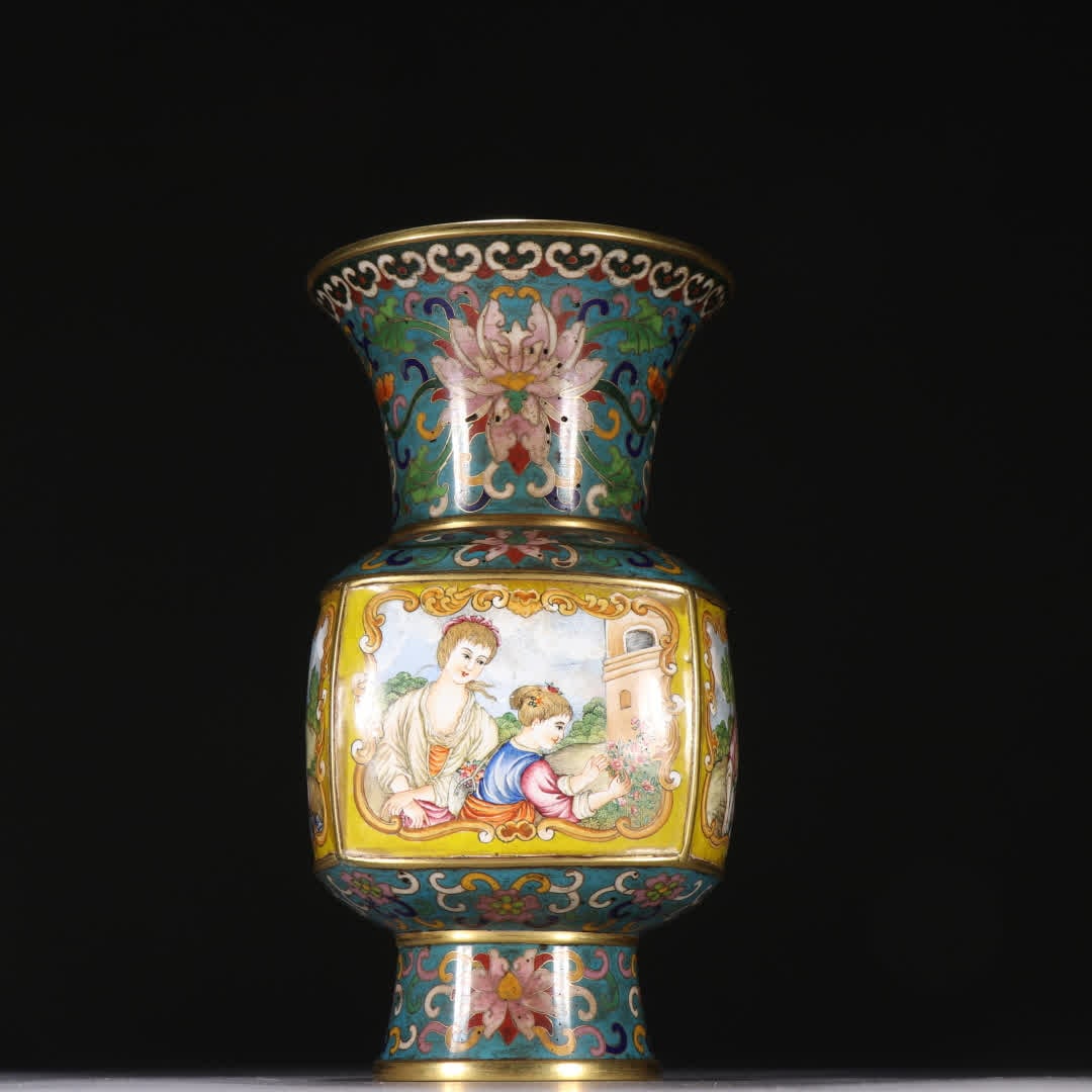 A Qing Dynasty copper tire cloisonnepainting enamel window character story bottle: Qing Dynasty copper tire cloisonnepainting enamel window character story bottle SIZE: H:18cm W:9.9cm W:723.4g (The Dimensions Of All Batches Are Manually Measured.If You Need More Detailed Information