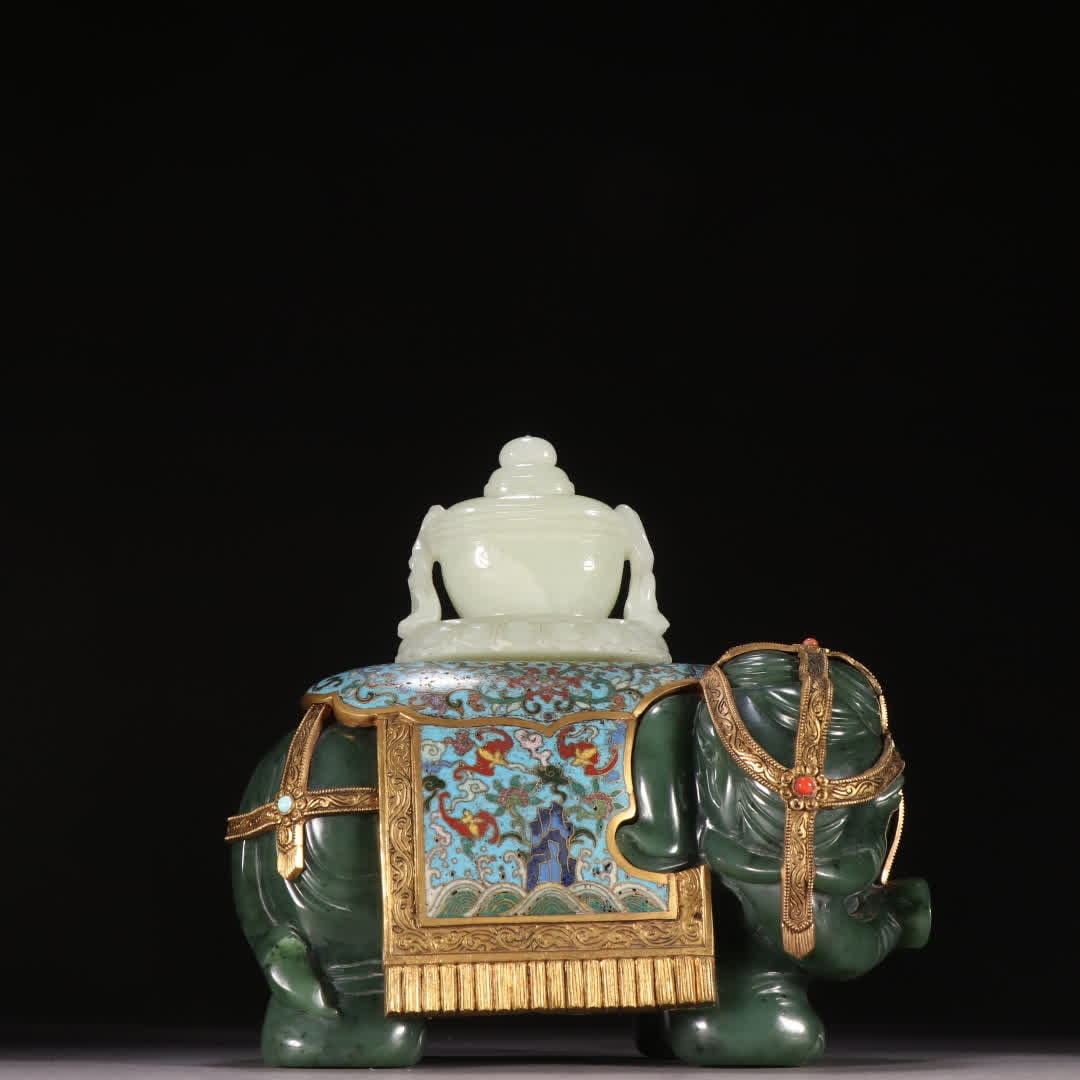 A Qing Dynasty jasper cloisonneinlaid jade Taiping has an elephant carving (1 of 9)