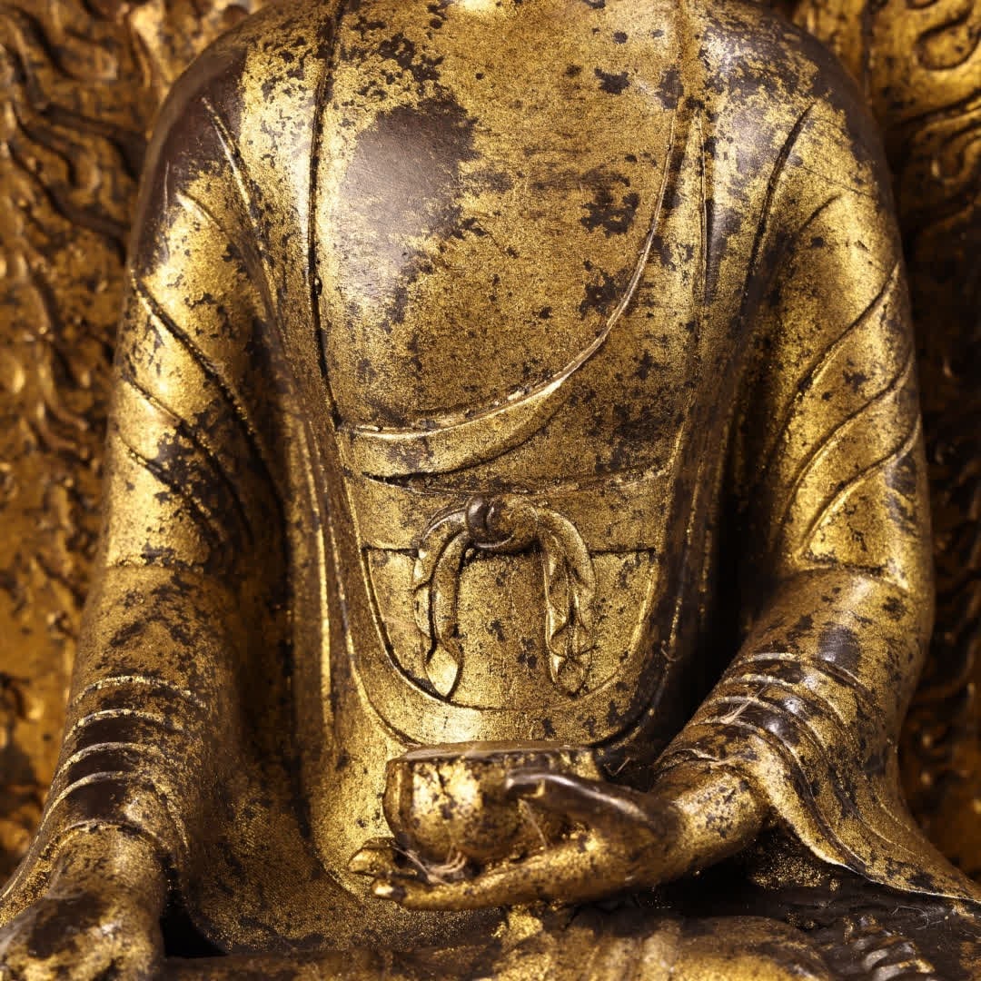 A Buddha statue of Shakyamuni Buddha engraved with high relief engraved in gold in the Qing Dynasty - 11