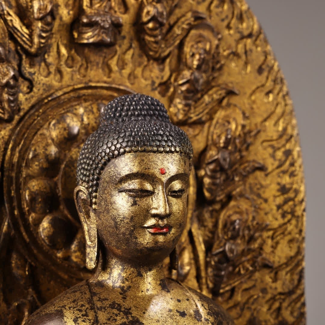 A Buddha statue of Shakyamuni Buddha engraved with high relief engraved in gold in the Qing Dynasty - 3