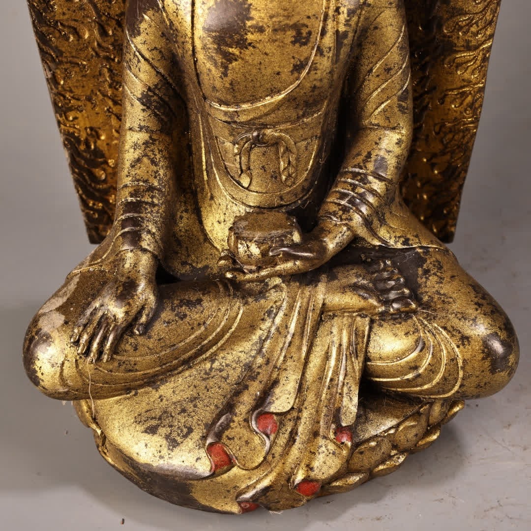 A Buddha statue of Shakyamuni Buddha engraved with high relief engraved in gold in the Qing Dynasty - 6
