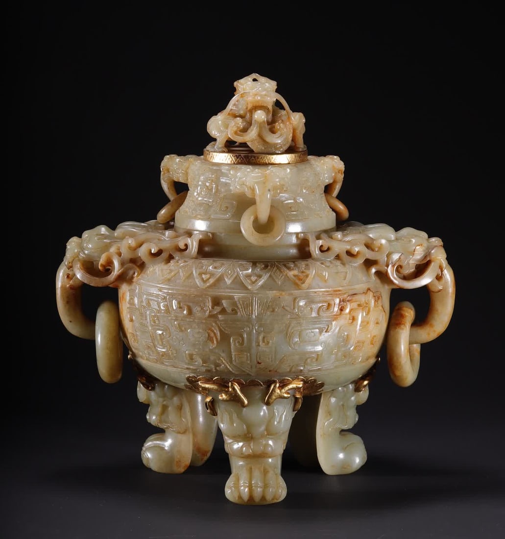 A piece of Qing Dynasty Hetian jade dragon pattern live ring ear furnace: Qing Dynasty Hetian jade dragon pattern live ring ear furnace SIZE: 28x18.5x28cm W:4504.3g (The Dimensions Of All Batches Are Manually Measured.If You Need More Detailed Information, Please Contact Ou