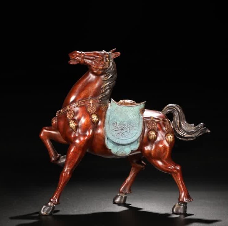 A copper tire painted horse ornament (1 of 9)