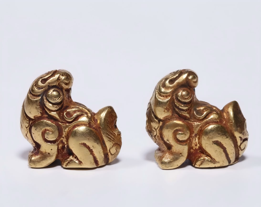 A pair of pure gold auspicious beasts of the Han Dynasty (1 of 5)