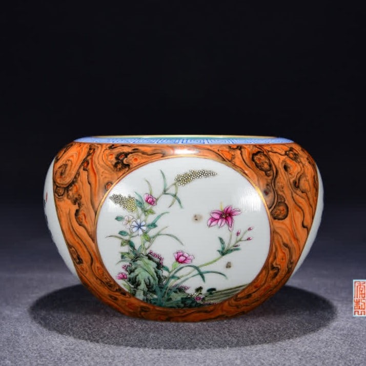 A piece of Qing Dynasty Qianlong pastel consecrated flower and bird poetry washed: Qing Dynasty Qianlong pastel consecrated flower and bird poetry washed SIZE: H:12cm W:19cm (The Dimensions Of All Batches Are Manually Measured.If You Need More Detailed Information, Please Contact