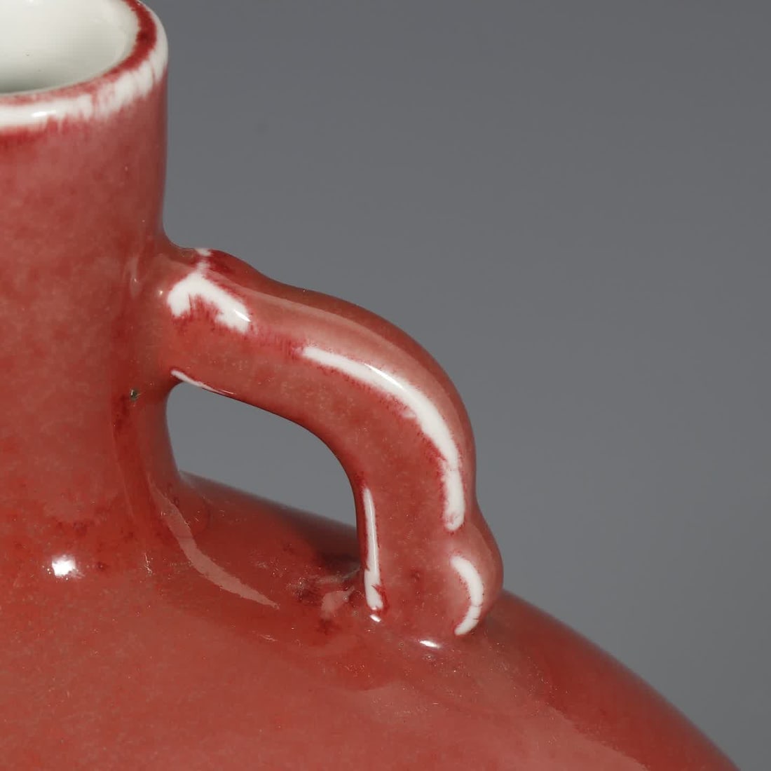 A Ming Dynasty Yongle ruby red glazed double-line flat bottle - 7