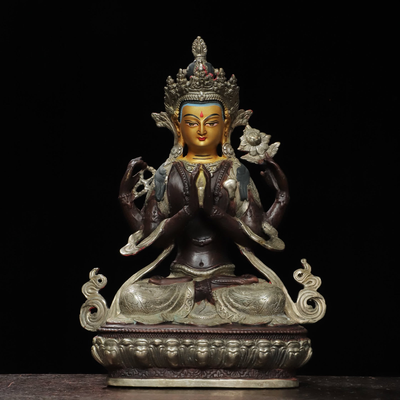 A Qing Dynasty copper-gilt silver four-armed Guanyin statue: Qing Dynasty copper gilt silver depicted four-armed Guanyin statue SIZE: H:20cm W:13cm T:8cm W:1.3kg (The Dimensions Of All Batches Are Manually Measured.If You Need More Detailed Information, Please 