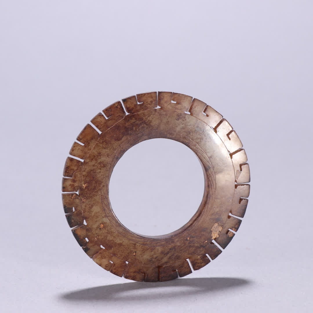 A high ancient jade toothed ring (1 of 9)