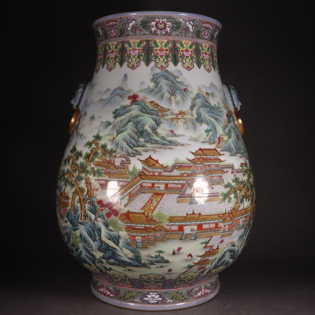 A piece made in the Qianlong period of the Qing Dynasty, pastel dot work landscape pavilions and: Qing Dynasty Qianlong year model pastel dot landscape pavilion pavilion SIZE: H: 59cm Mouth 28.3cm Belly diameter 43cm Foot 29.5cm (The Dimensions Of All Batches Are Manually Measured.If You Need More