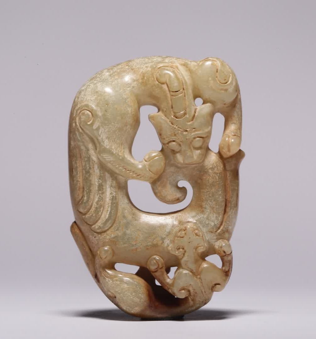 A piece of war Han Dynasty Hetian jade Canglong godson pendant (1 of 6)