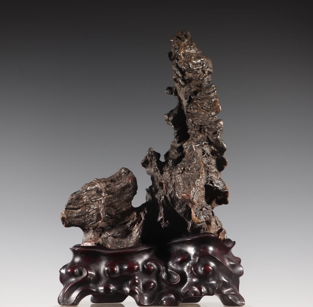 A Qing Dynasty Lingbi Shishanzi study ornament: Qing Dynasty Lingbi Shishanzi study ornament SIZE: 15.5x9.5x27cm W:1800g (The Dimensions Of All Batches Are Manually Measured.If You Need More Detailed Information, Please Contact Our Customer Service