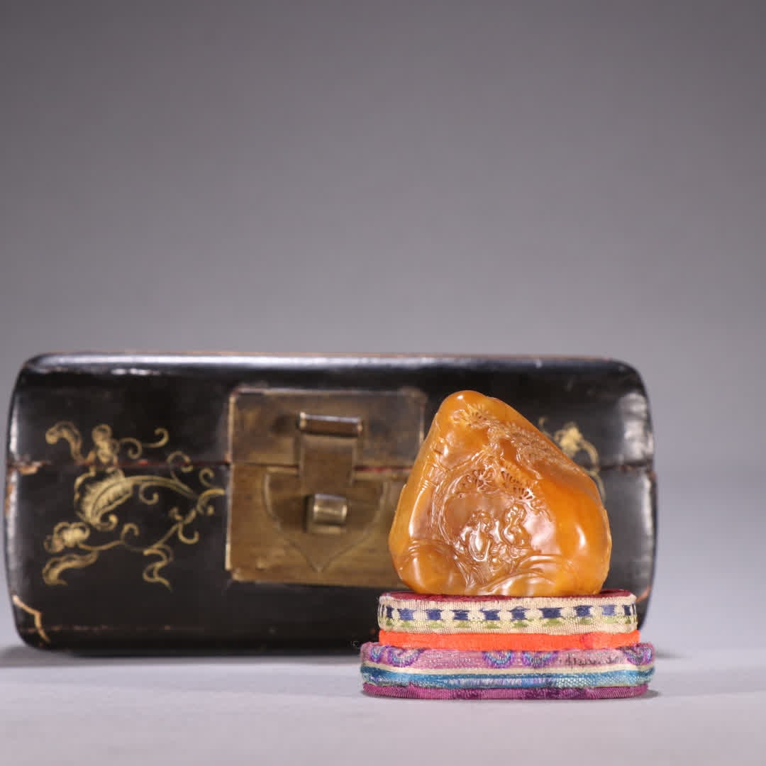 A Qing Dynasty Tian Huang stone carving character story ornament (1 of 9)