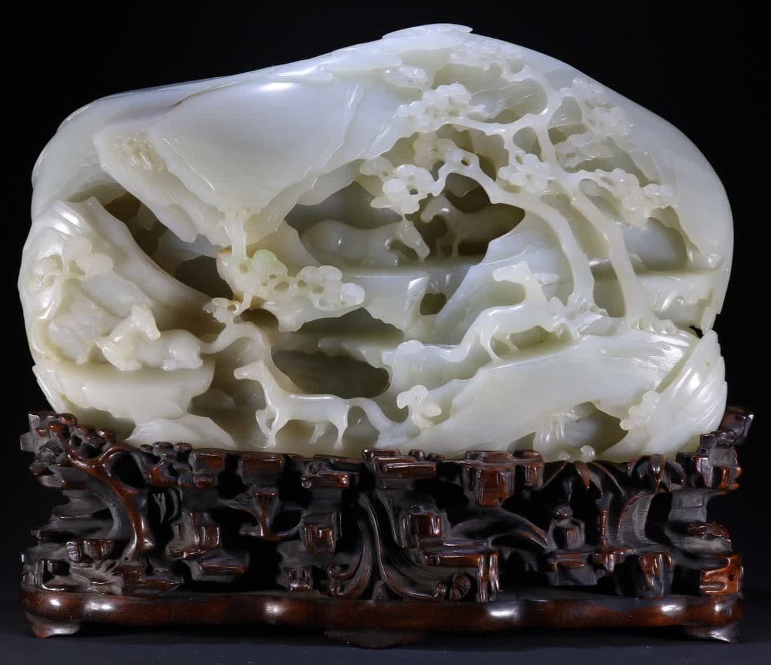 A Qing Dynasty Eight Juntu Landscape Jade Mountain Ornament (1 of 9)