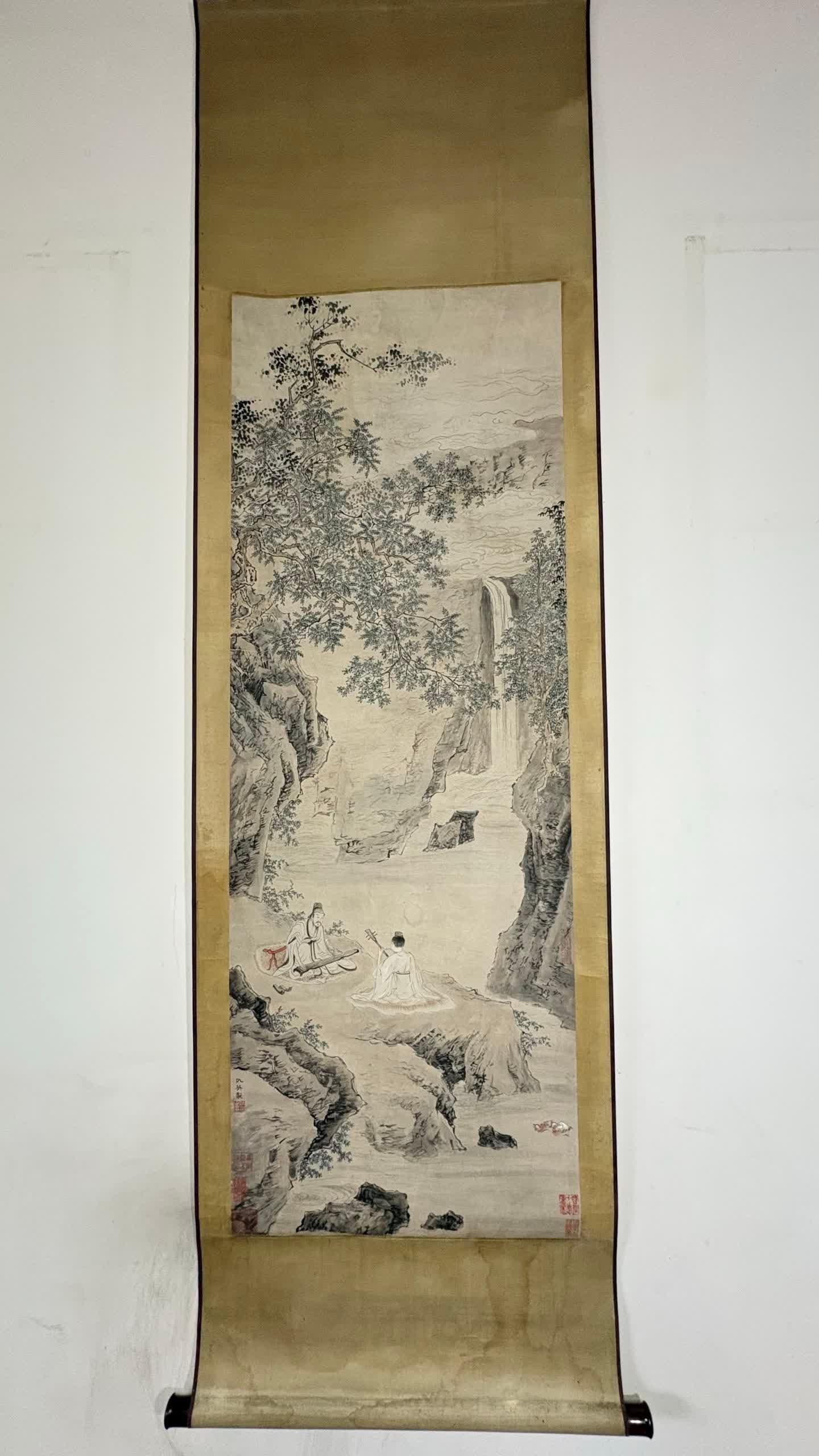 A landscape map of Qiu Ying's characters: Qiu Ying's character landscape map SIZE: Painting core124x44cm (The Dimensions Of All Batches Are Manually Measured.If You Need More Detailed Information, Please Contact Our Customer Service Before