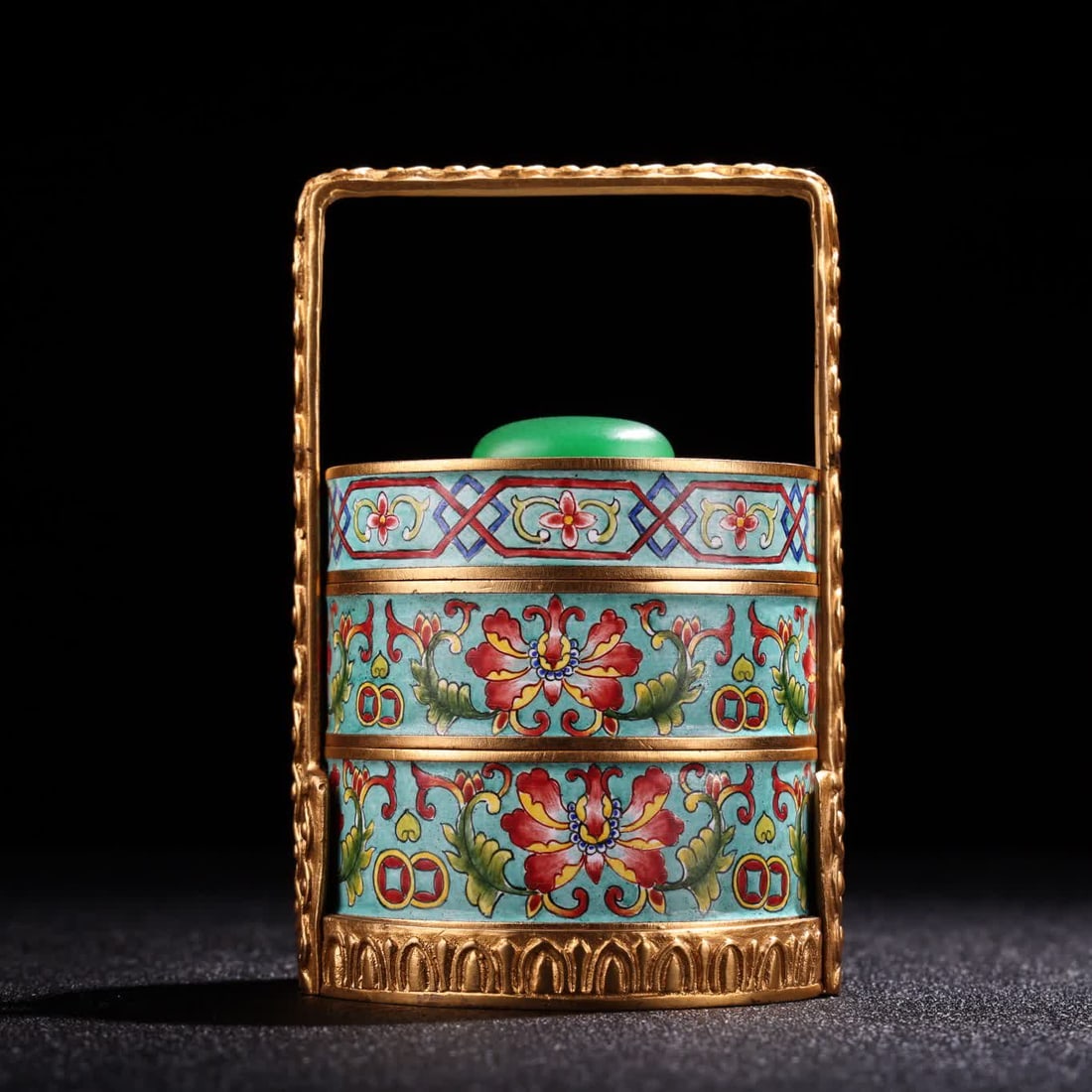 A piece of Qing Dynasty court elegant play pure copper pure made gilded inlaid gemstone food box: The Qing Dynasty court elegantly played pure copper and made gilded gemstone food boxes SIZE: W:390g H:10cm W:6.5cm (The Dimensions Of All Batches Are Manually Measured.If You Need More Detailed Infor