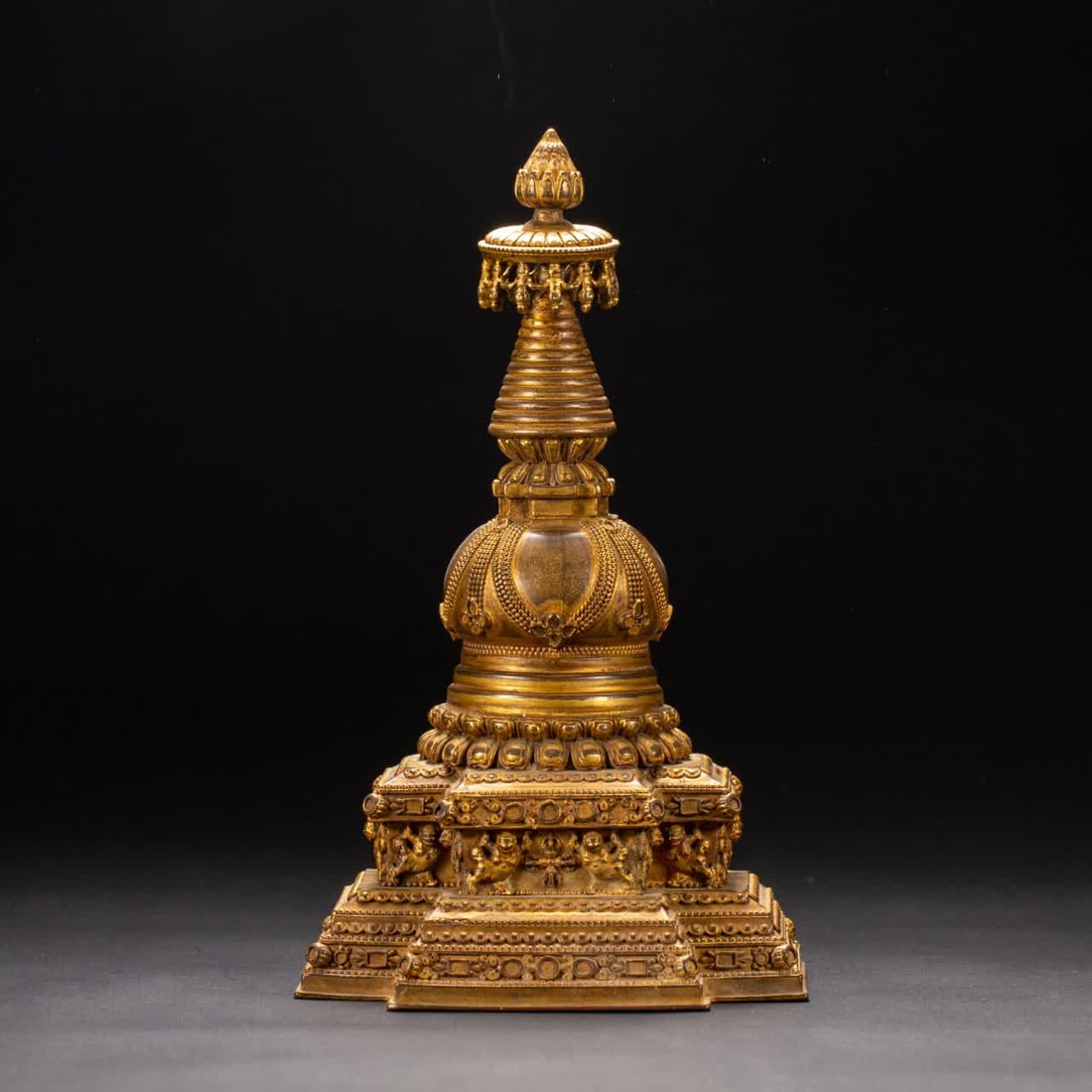 A bronze gilt pagoda in the Qing Dynasty: Qing Dynasty copper gilt pagoda SIZE: L:12.5cm W:12.5cm H:22cm W:1100g (The Dimensions Of All Batches Are Manually Measured.If You Need More Detailed Information, Please Contact Our Customer Service B