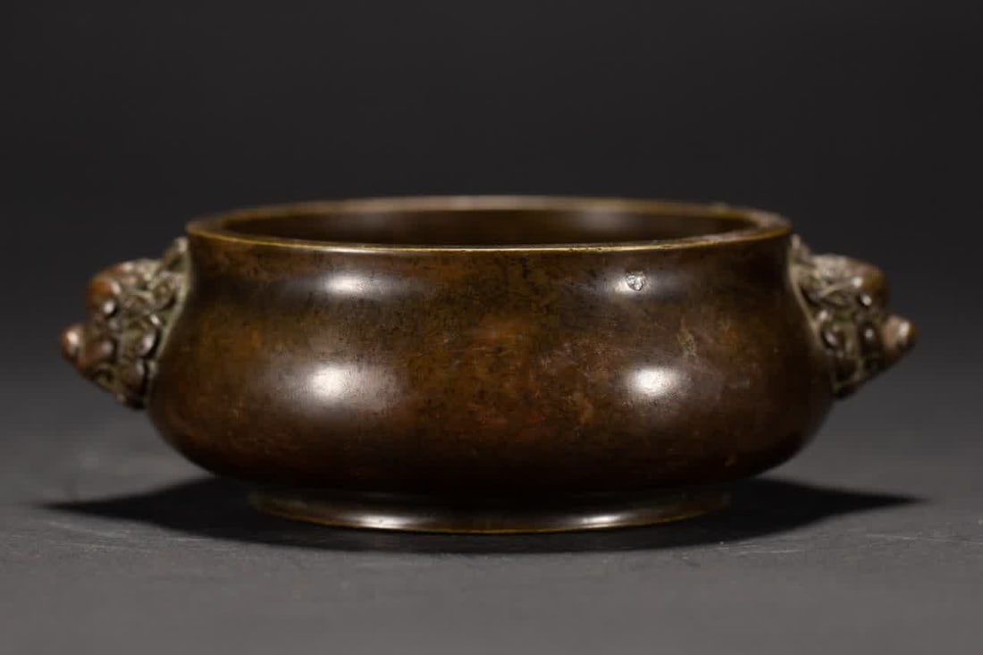 A Ming Dynasty copper amphora (1 of 7)