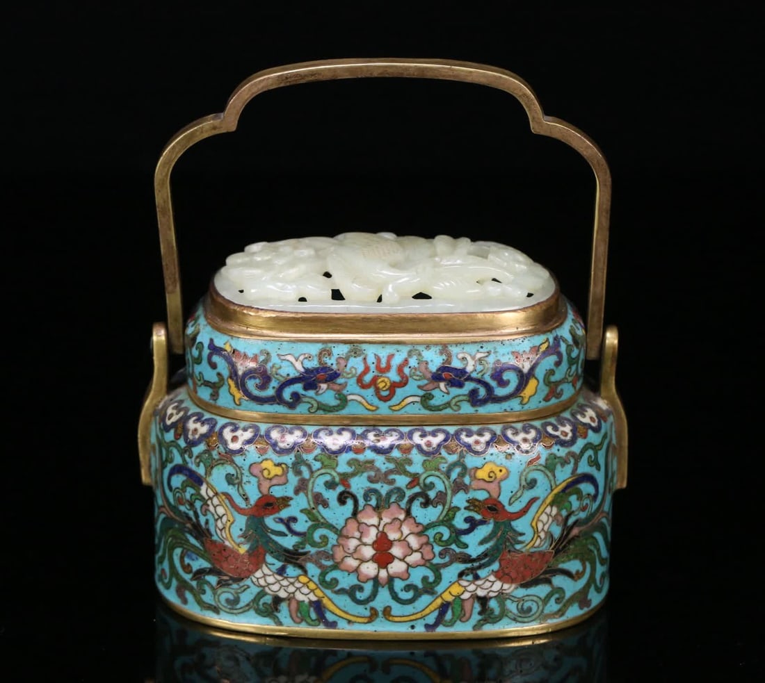 A Qing Dynasty cloisonneinlaid Hetian jade double phoenix flower and bird pattern hand stove: Qing Dynasty cloisonneinlaid Hetian jade double phoenix flower and bird pattern hand stove SIZE: 13x11.8x7.7cm W:709.4g (The Dimensions Of All Batches Are Manually Measured.If You Need More Detailed I