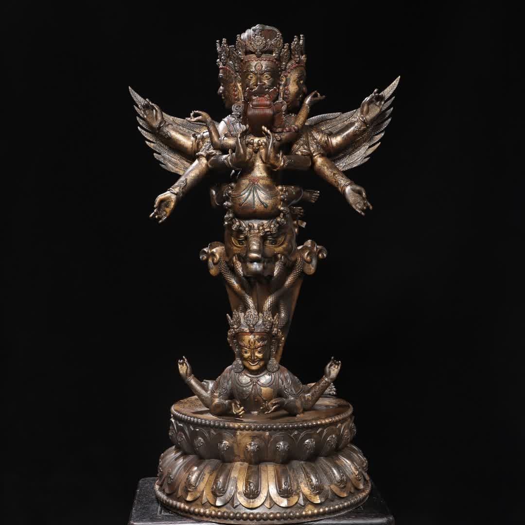 A Qing Dynasty bronze rubbing gold Puba Vajra pouting magic weapon demon-subduing pestle statue: Qing Dynasty copper rubbing gold Puba Vajra pouting magic weapon demon-subduing pestle statue SIZE: H:80cm W:50cm T:36cm W:24.8kg (The Dimensions Of All Batches Are Manually Measured.If You Need More 
