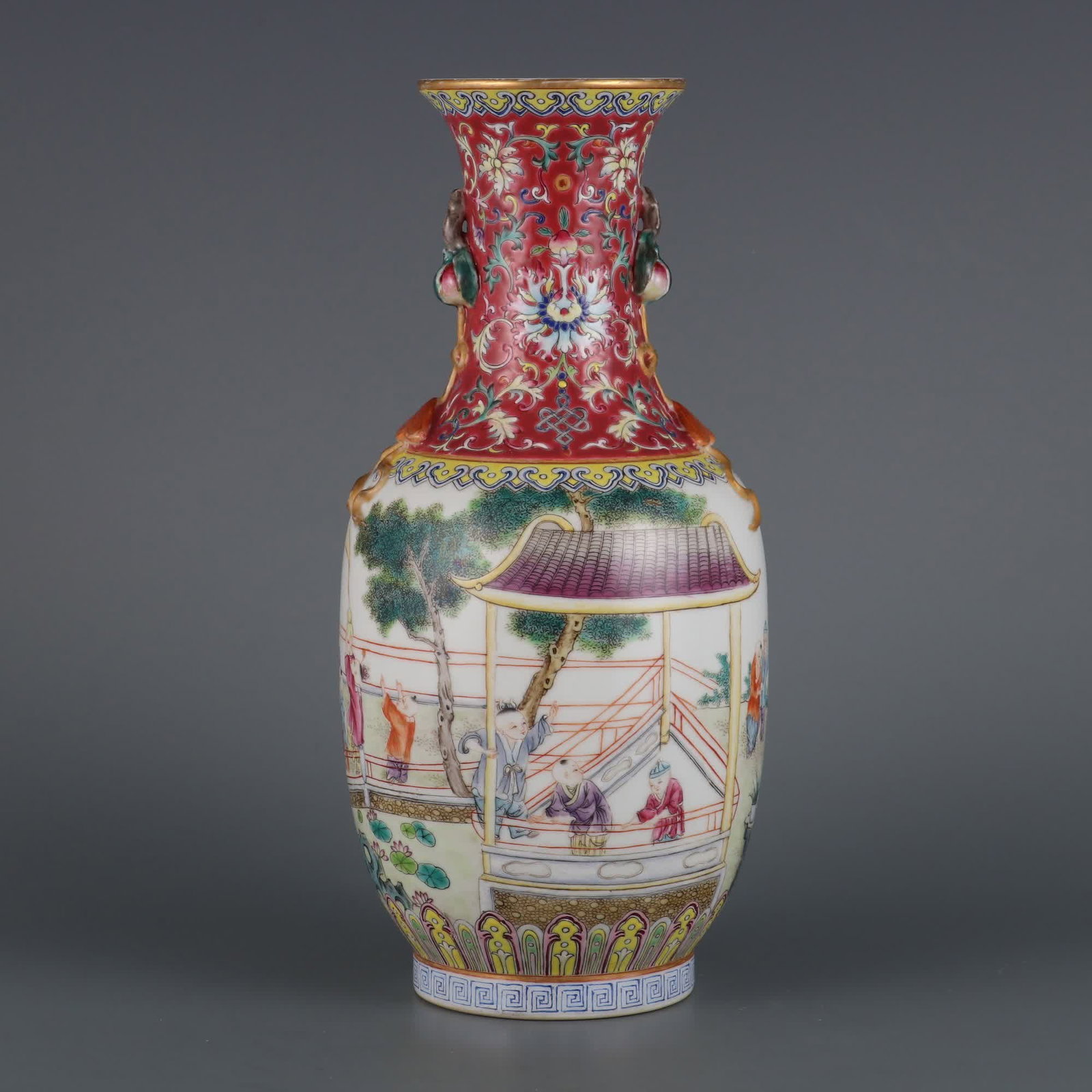 A pastel courtyard baby play amphora appreciation bottle made in the Qianlong era of the Qing (1 of 9)