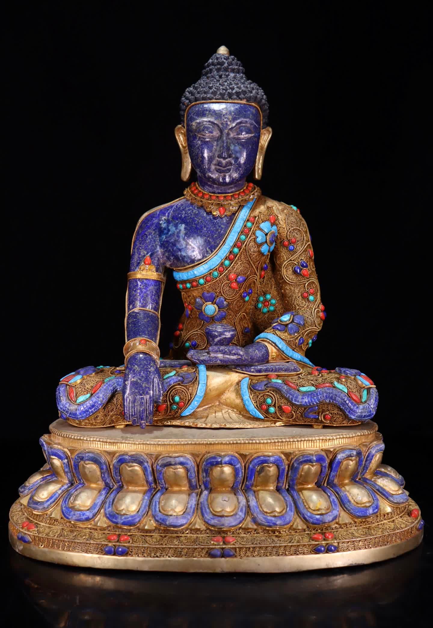A statue of Shakyamuni Buddha in the Qing Dynasty with lapis lazuli cloisonnegilt inlaid with (1 of 14)
