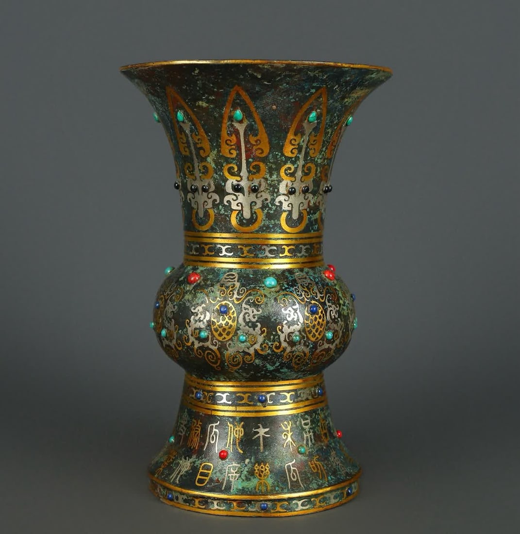 A Han Dynasty bronze gold and silver turquoise round statue: Han Dynasty bronze Cuo gold and silver inlaid turquoise round statue SIZE: W:1800g L:18cm H:28cm (The Dimensions Of All Batches Are Manually Measured.If You Need More Detailed Information, Please Cont