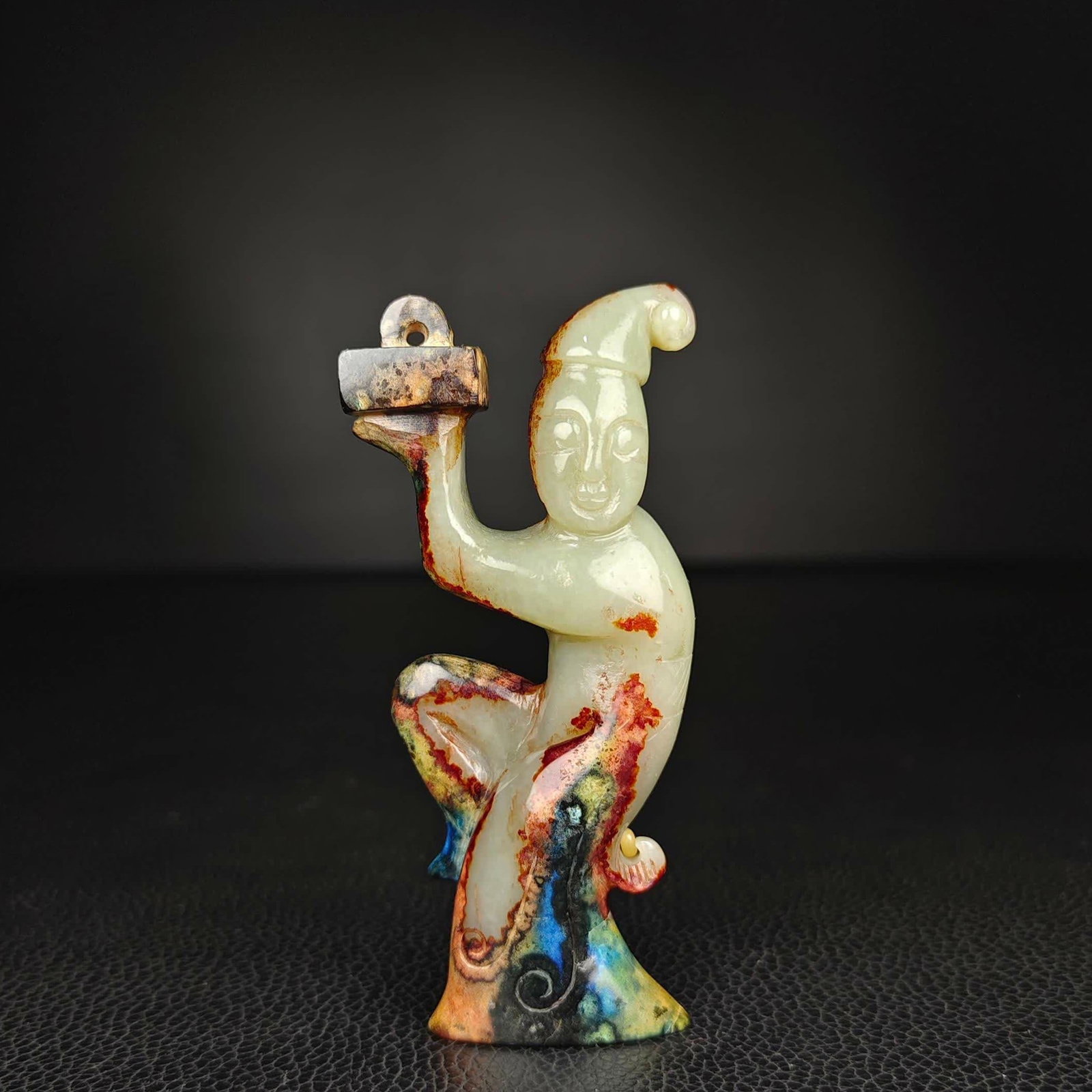 A Han Dynasty Hetian jade figurine (1 of 5)