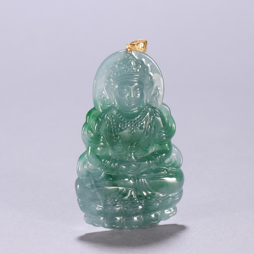 A Qing Dynasty jade Guanyin pendant: Qing Dynasty jade Guanyin pendant SIZE: H:6.8cm W:4.1cm W:25.4g (The Dimensions Of All Batches Are Manually Measured.If You Need More Detailed Information, Please Contact Our Customer Service Before B