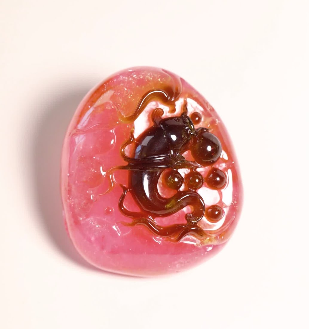 A piece of tourmaline in the Qing Dynasty has a fish handle: In the Qing Dynasty, tourmaline had fish handles SIZE: 7.05x6.08x3.28cm W:231.7g (The Dimensions Of All Batches Are Manually Measured.If You Need More Detailed Information, Please Contact Our Customer