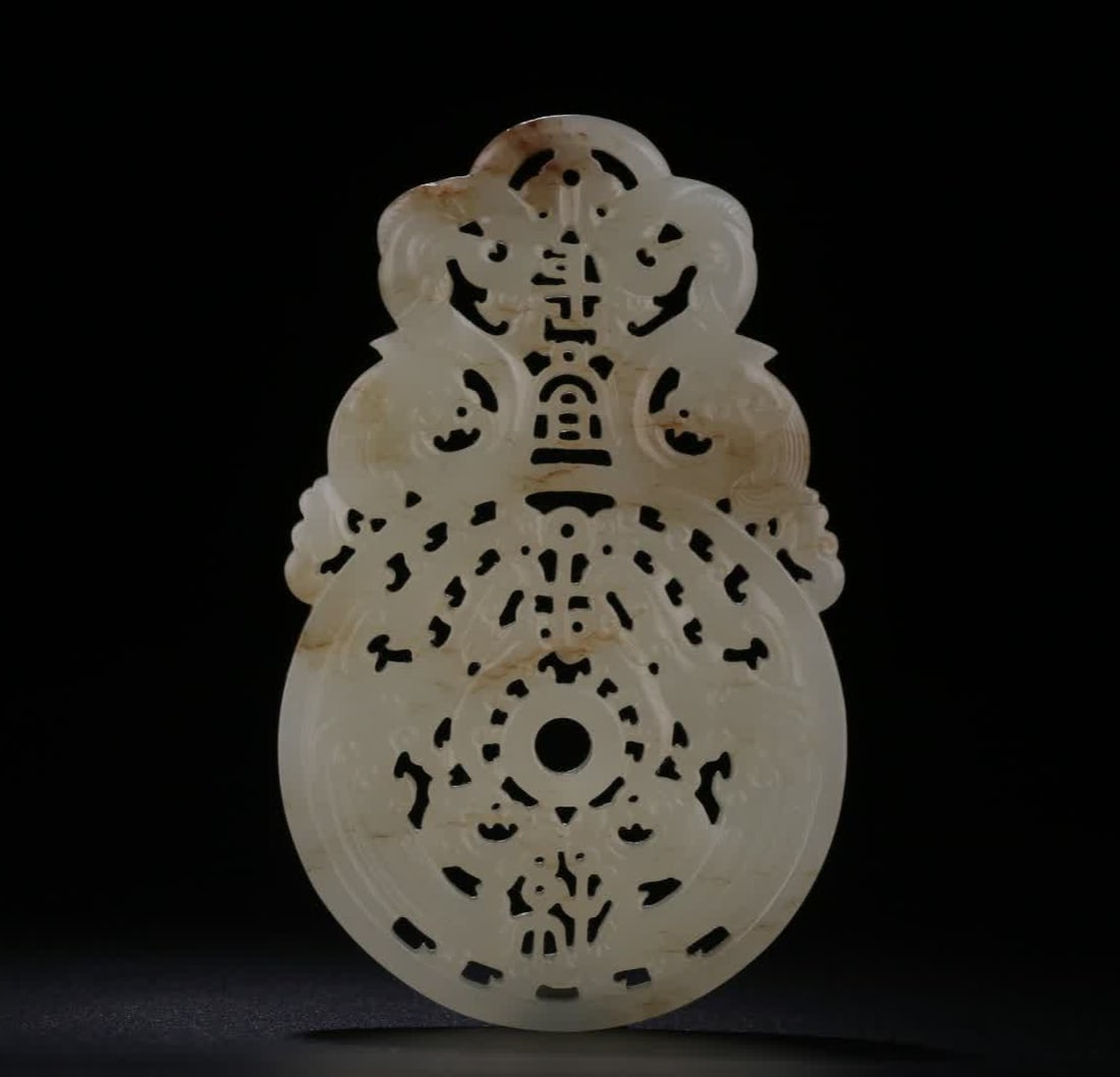 A Qing Dynasty Hetian white jade dragon pattern Changyi descendants out of Kuobi (1 of 9)