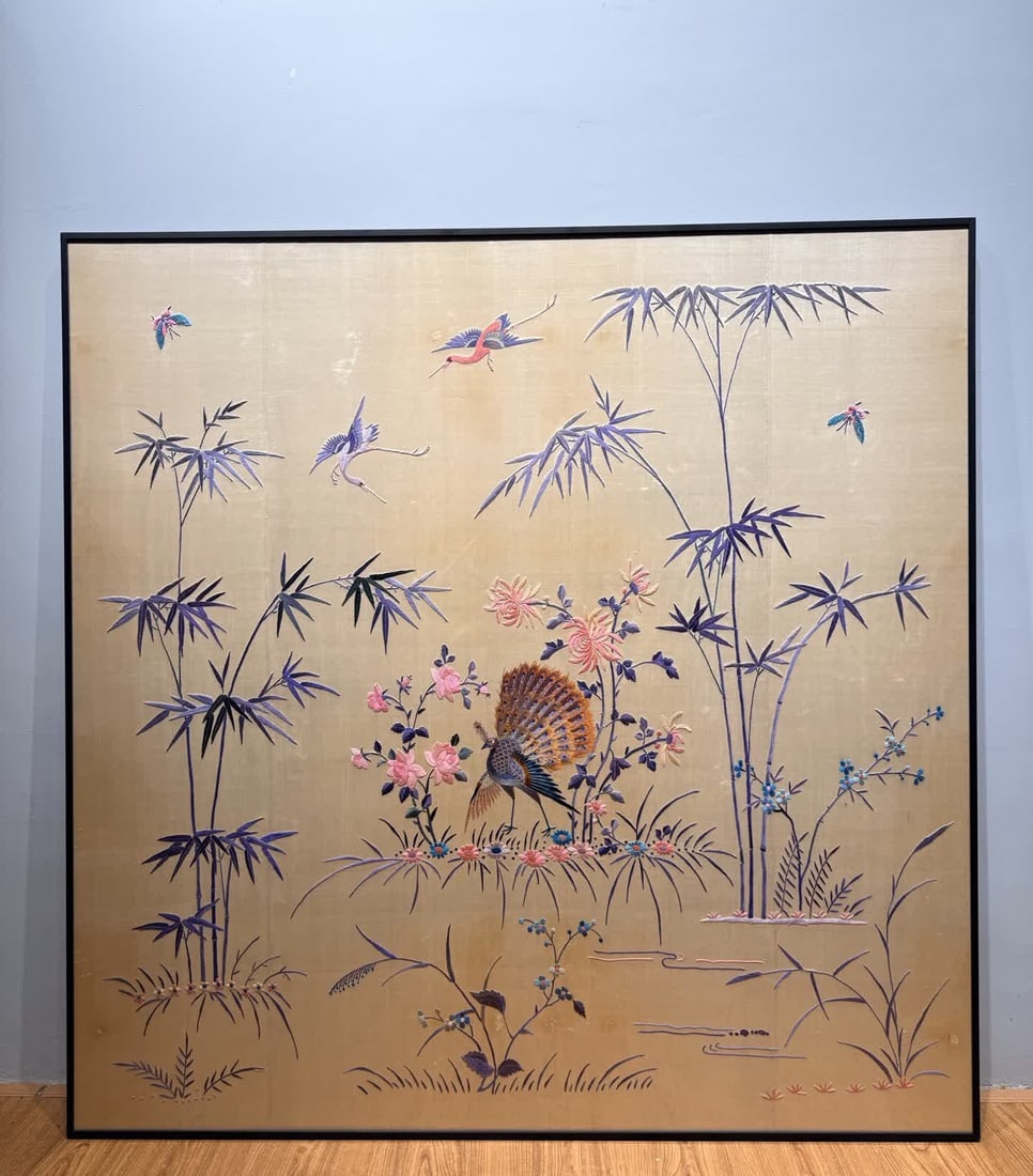 A piece of Republic of China champagne color Cantonese embroidery screen opens wealth (1 of 9)