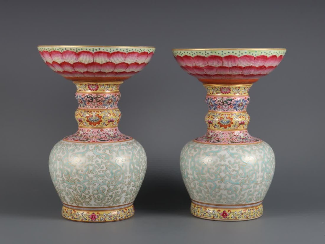A Qing Dynasty Qianlong year pastel gold-painted Kui dragon pattern lotus flower mouth donor: Qing Dynasty Qianlong year pastel gold painted Kui dragon pattern lotus flower mouth donor SIZE: H: 26.5cm MouthD: 17.8cm Bottom diameter 11cm (The Dimensions Of All Batches Are Manually Measured.If