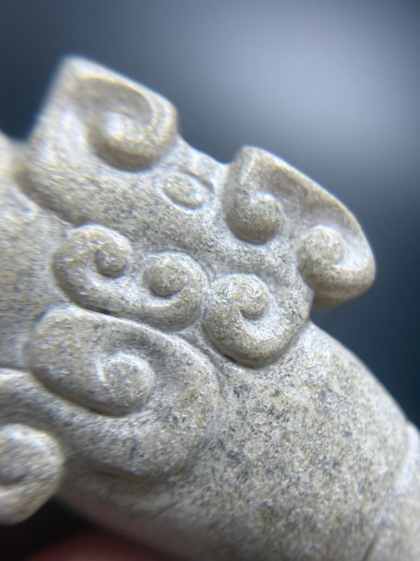 A Han Dynasty dragon-patterned jade pipe - 5