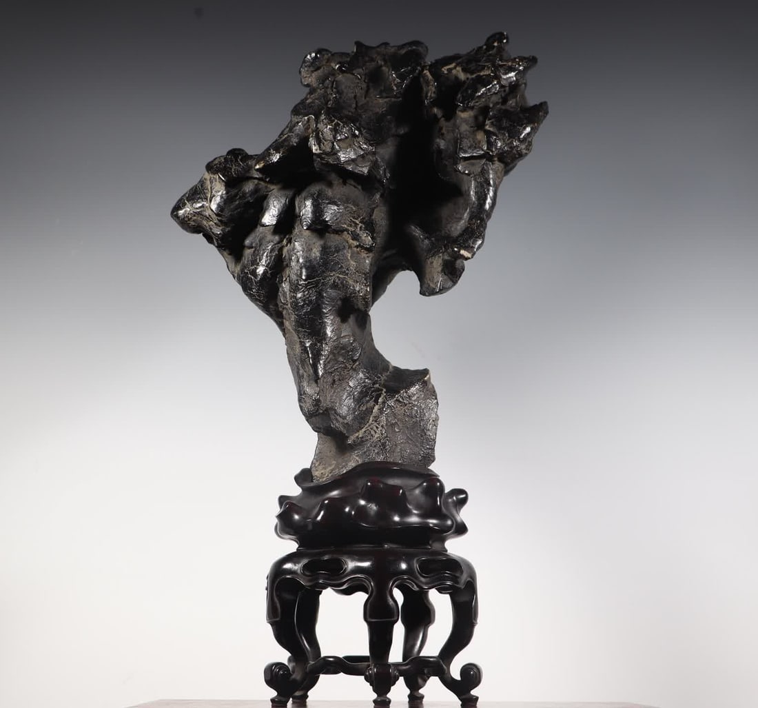 A Qing Dynasty Taihu Shishanzi study ornament: Qing Dynasty Taihu Lake Shishanzi study ornament SIZE: 24x16x49cm W:6650g (The Dimensions Of All Batches Are Manually Measured.If You Need More Detailed Information, Please Contact Our Customer